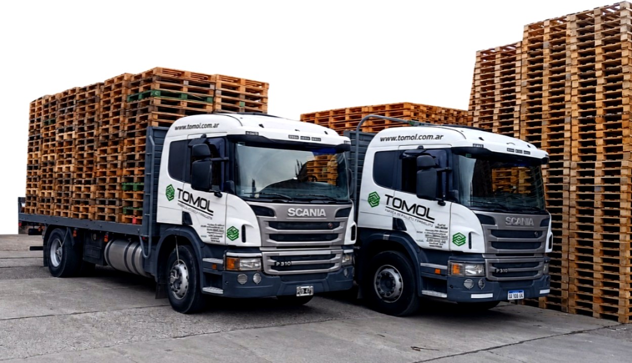 Flota de camiones Tomol cargados con pallets